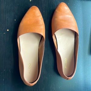 Aldo size 8 brown flats